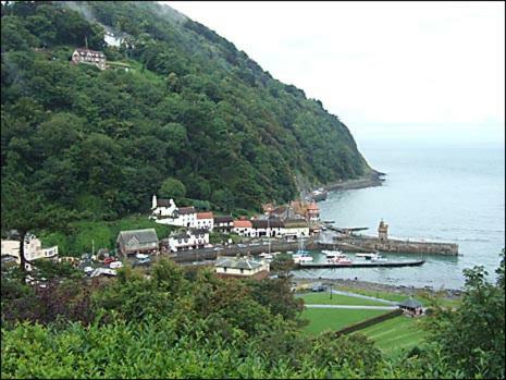 Postmans Rest, Second Floor Apartment, Lynmouth With Private Parking Exterior photo